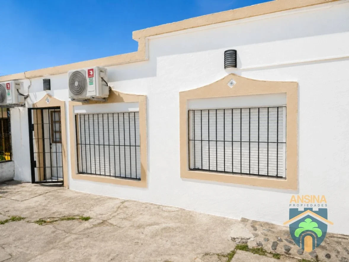 Casa de dos dormitorios en alquiler c/ cochera en Colonia - Real de San Carlos - Imagen 3
