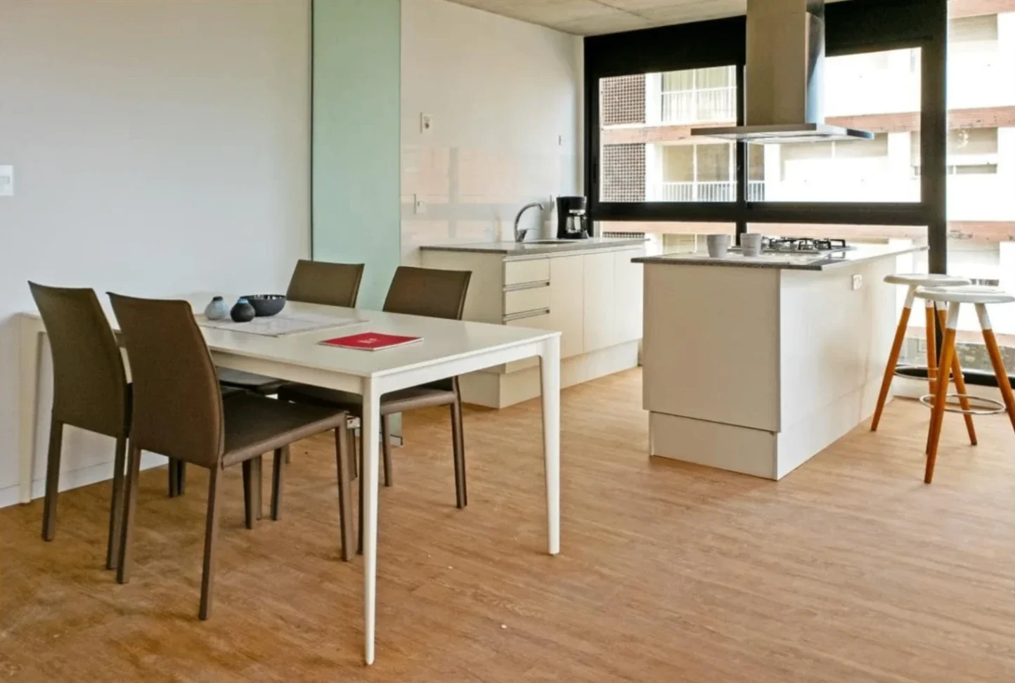 Apartamento en venta c/ cochera en Barrio Sur - Imagen 1