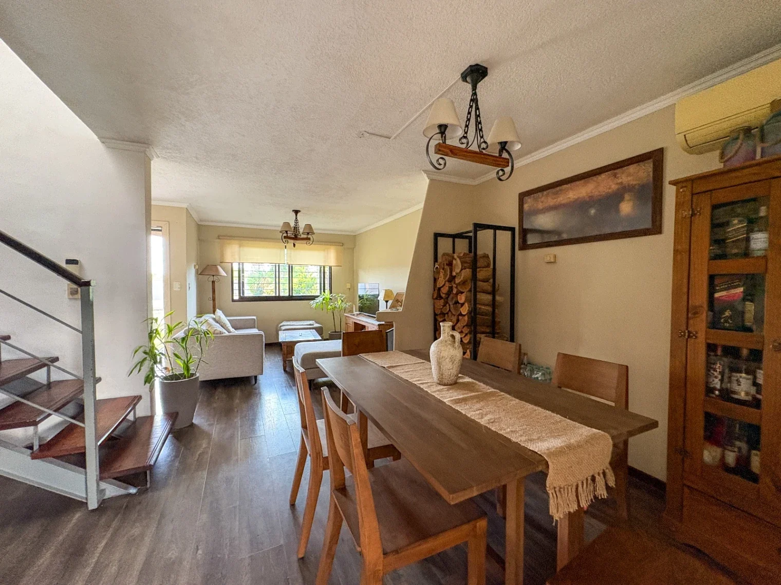 Casa en venta c/ cochera en Solymar - Imagen 1