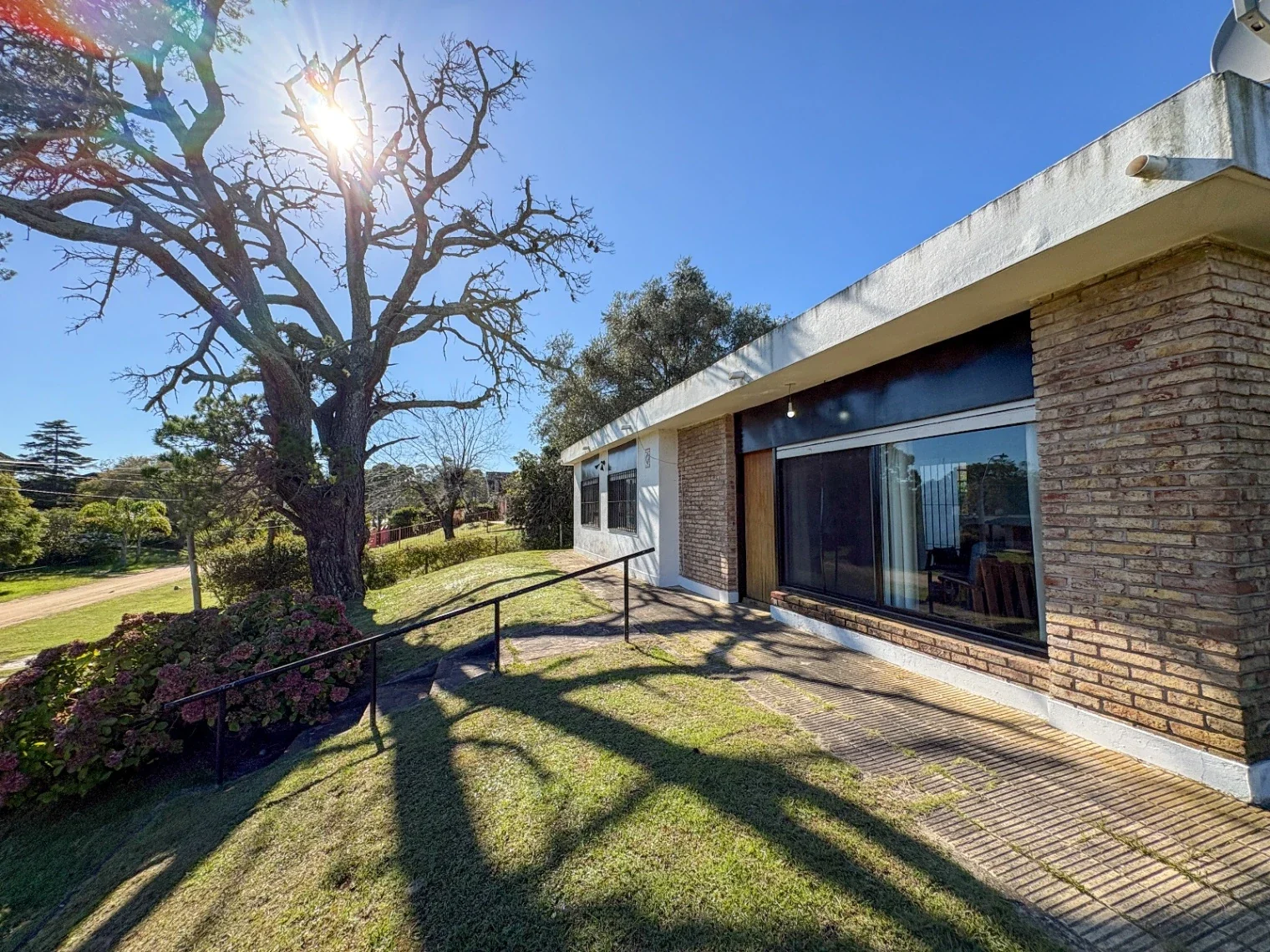Casa en venta c/ cochera en Costa Azul - Imagen 2