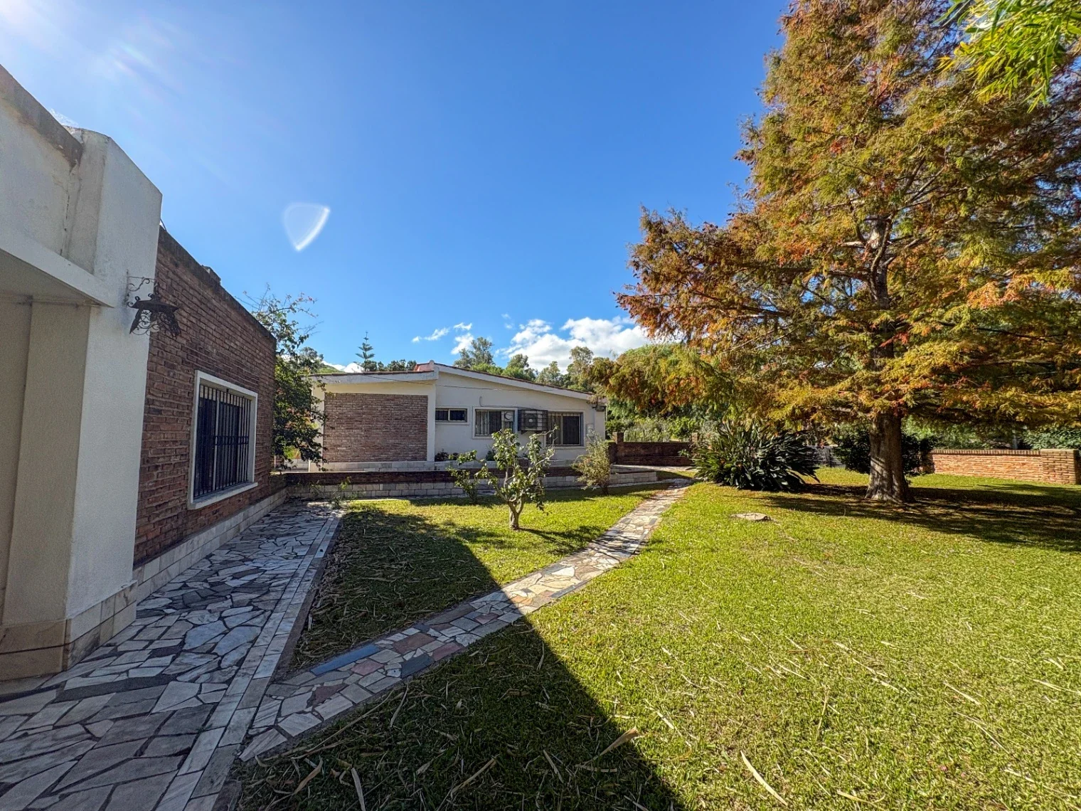 Casa en venta c/ cochera en Playa Hermosa - Imagen 2