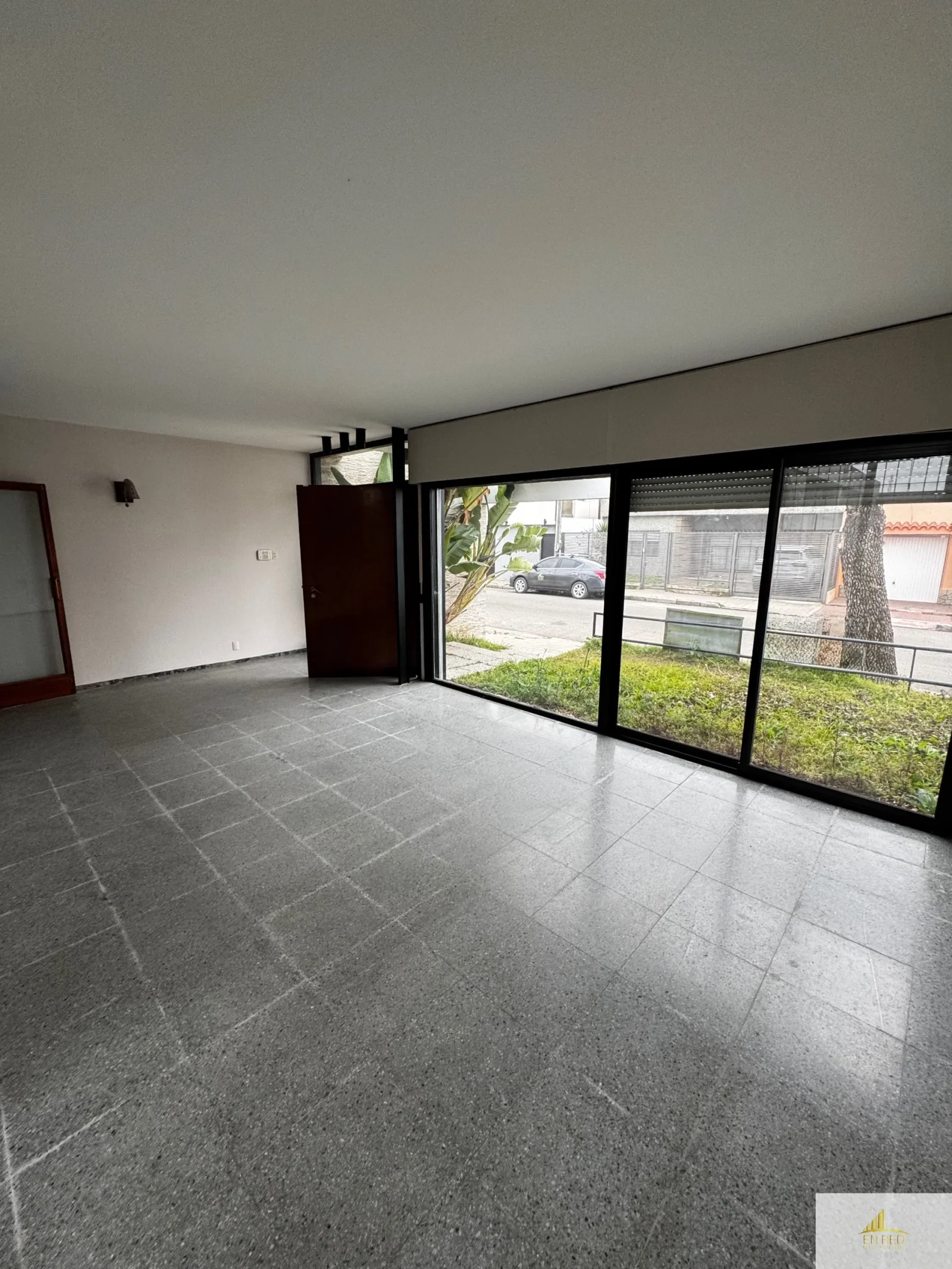 Casa en venta c/ cochera en Carmelo - Imagen 2