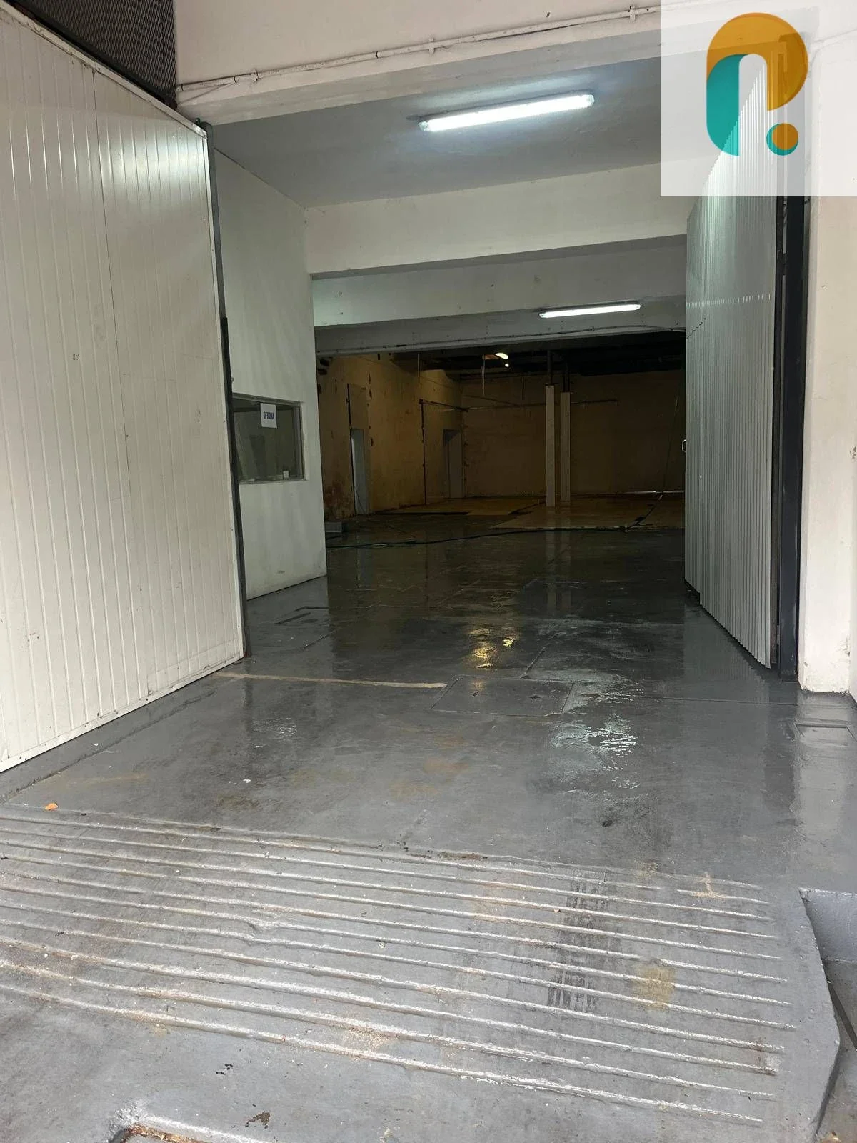 Alquiler de Galpones en La Comercial. 1 de 237m2 o 2 Locales de 500 m2 - Imagen 5