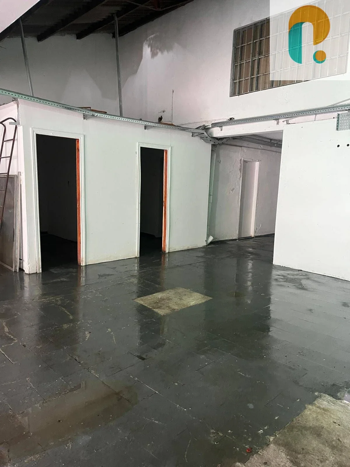 Alquiler de Galpones en La Comercial. 1 de 237m2 o 2 Locales de 500 m2 - Imagen 4