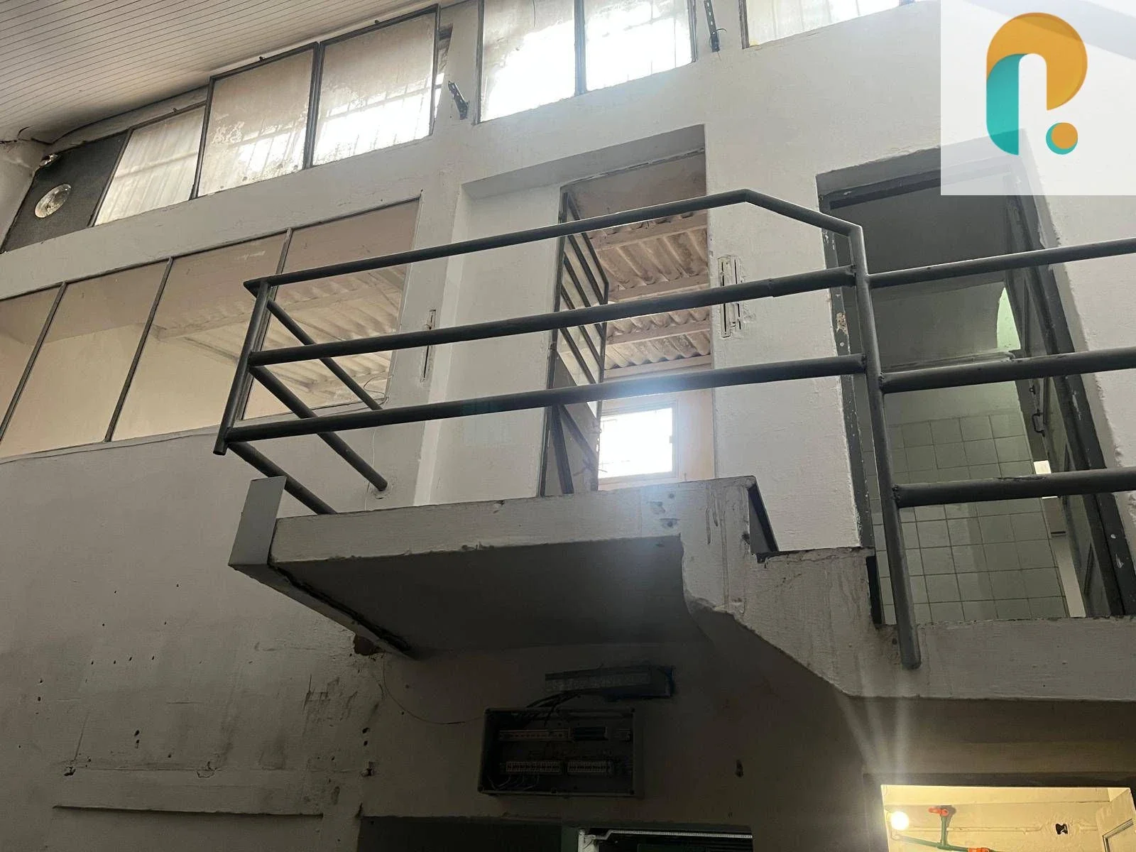 Alquiler de Galpones en La Comercial. 1 de 237m2 o 2 Locales de 500 m2 - Imagen 2