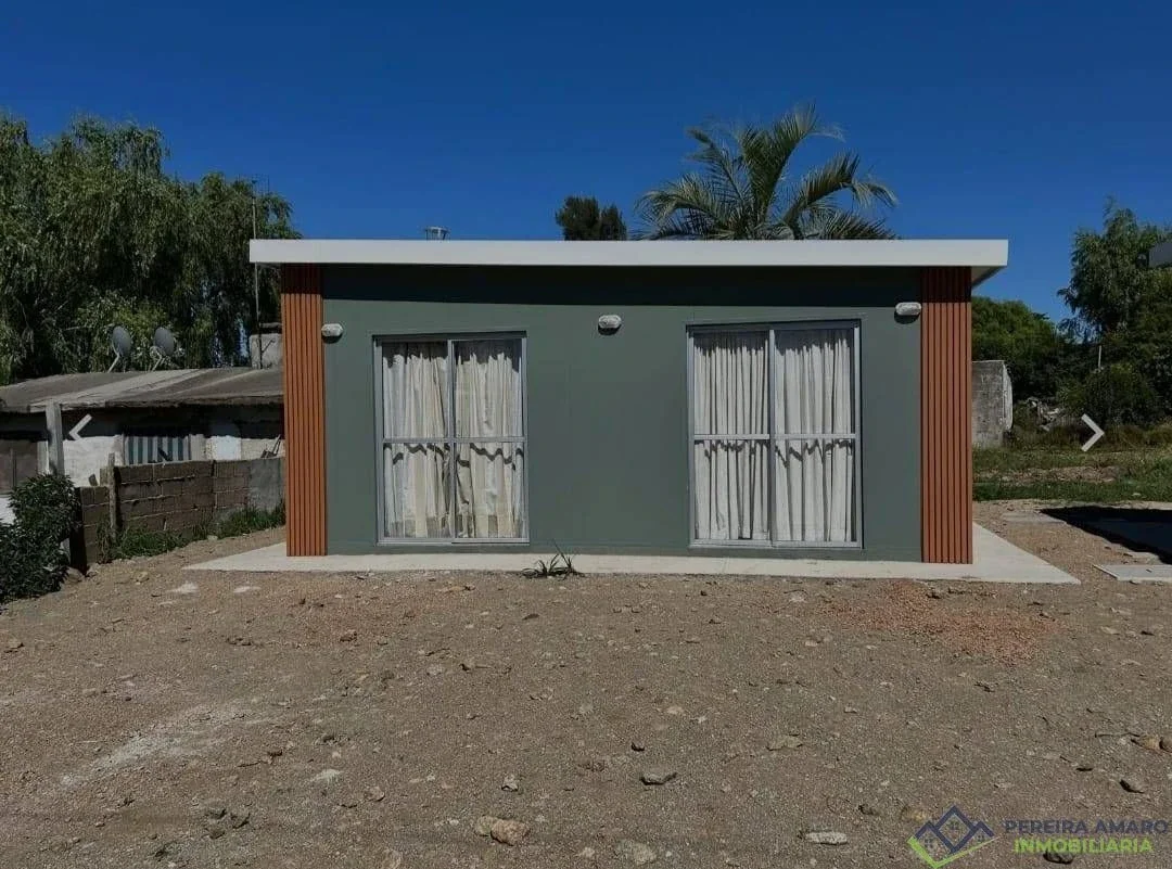 Casa en alquiler c/ cochera en Villa Aeroparque - Imagen 1