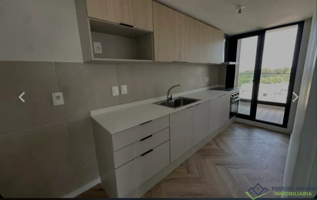 Apartamento en Alquiler sobre la Rambla Barra de Carrasco 2 Dormitorios, Terraza, Garage y Amenities Premium - Imagen 3