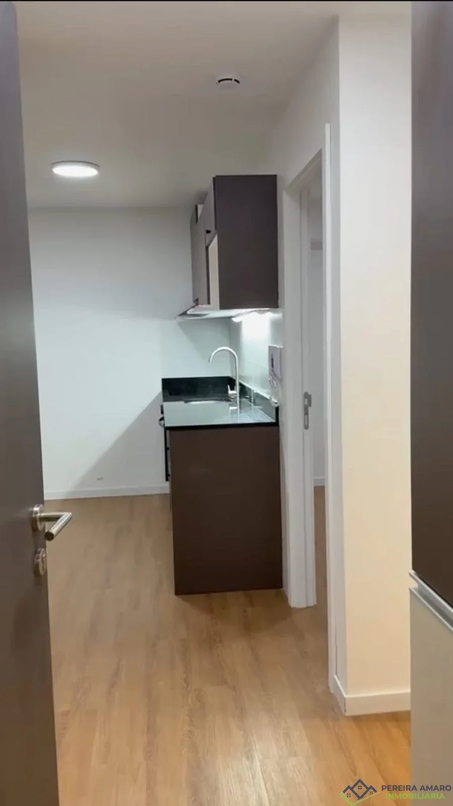 Apartamento de 1 Dormitorio + Cochera en Cordón Sur Piso 9 con Terraza y Amenities Premium - Imagen 4