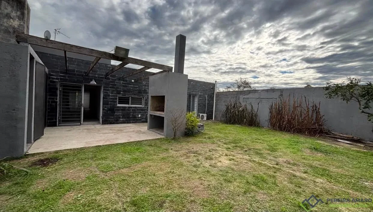 Casa en venta c/ cochera en Lagomar - Imagen 2
