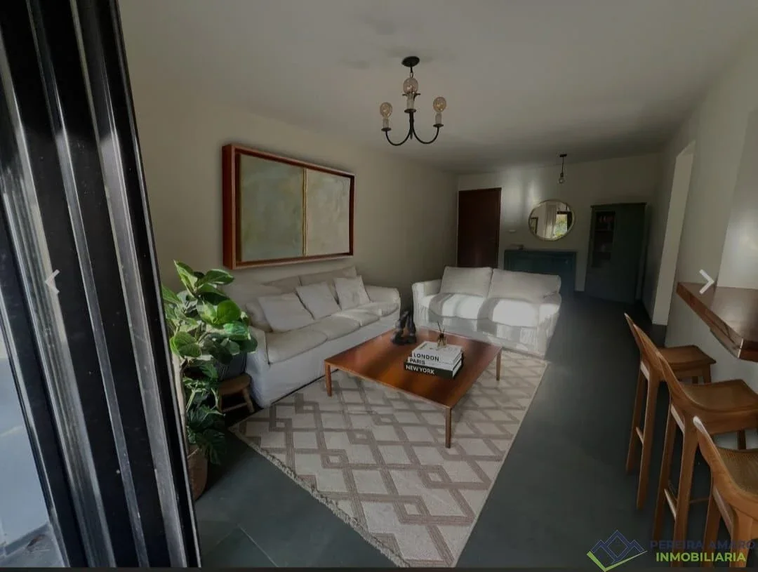Apartamento Frente a la Playa en Barra de Carrasco Jardín Exclusivo, Parrillero y Piscina - Imagen 3