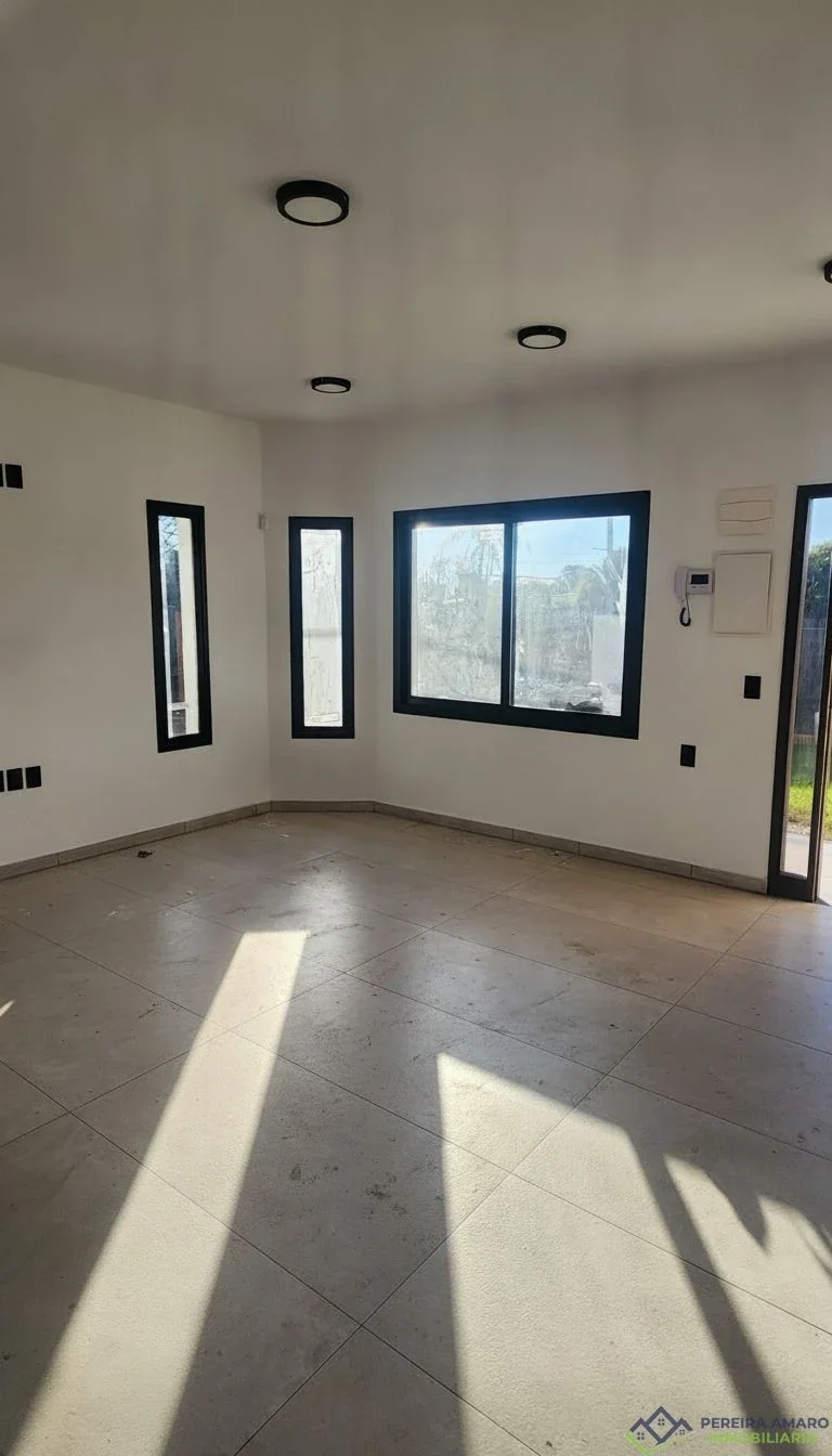 Exclusiva Casa a Estrenar de 3 Plantas,3 Dormitorios,2 Suites,4 Baños Parrillero - Imagen 5