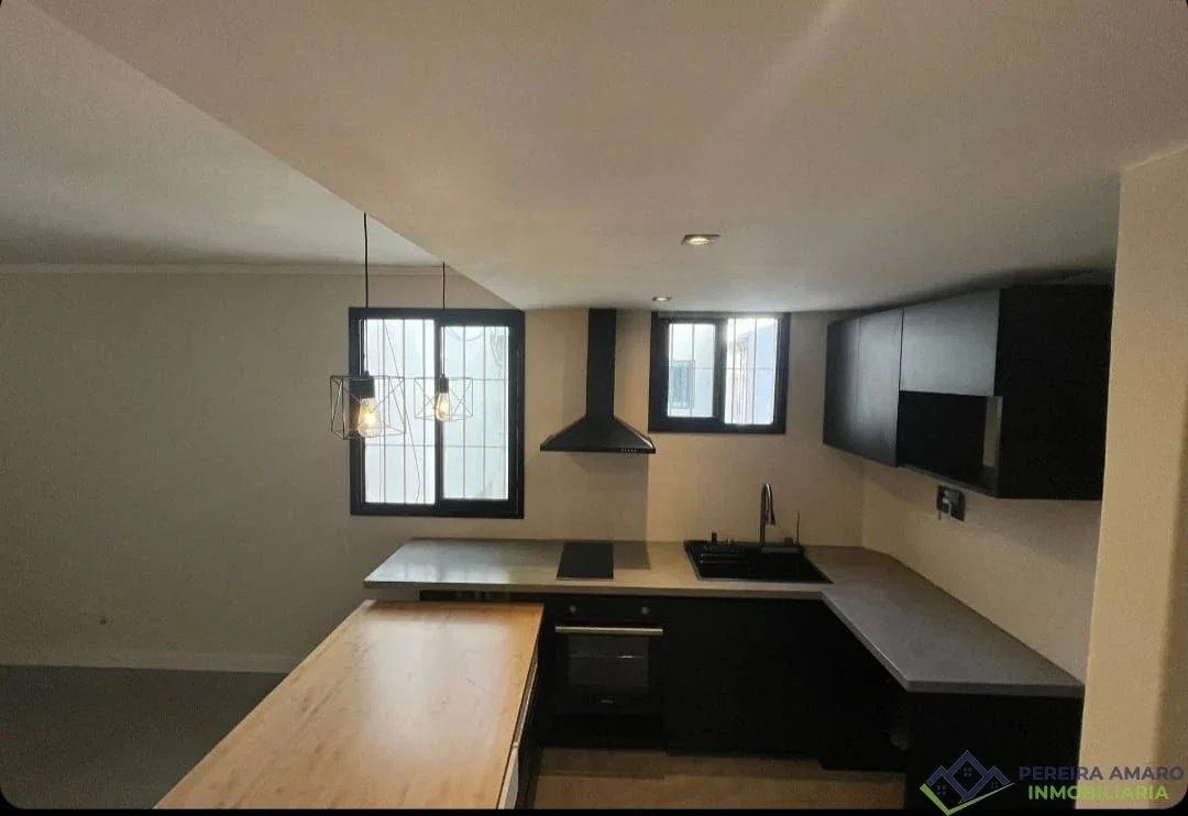 Pereira Amaro Propiedades Exclusivo Apartamento Reciclado de 2 Dormitorios en Parque Rodó, a Pasos de la Rambla - Imagen 2