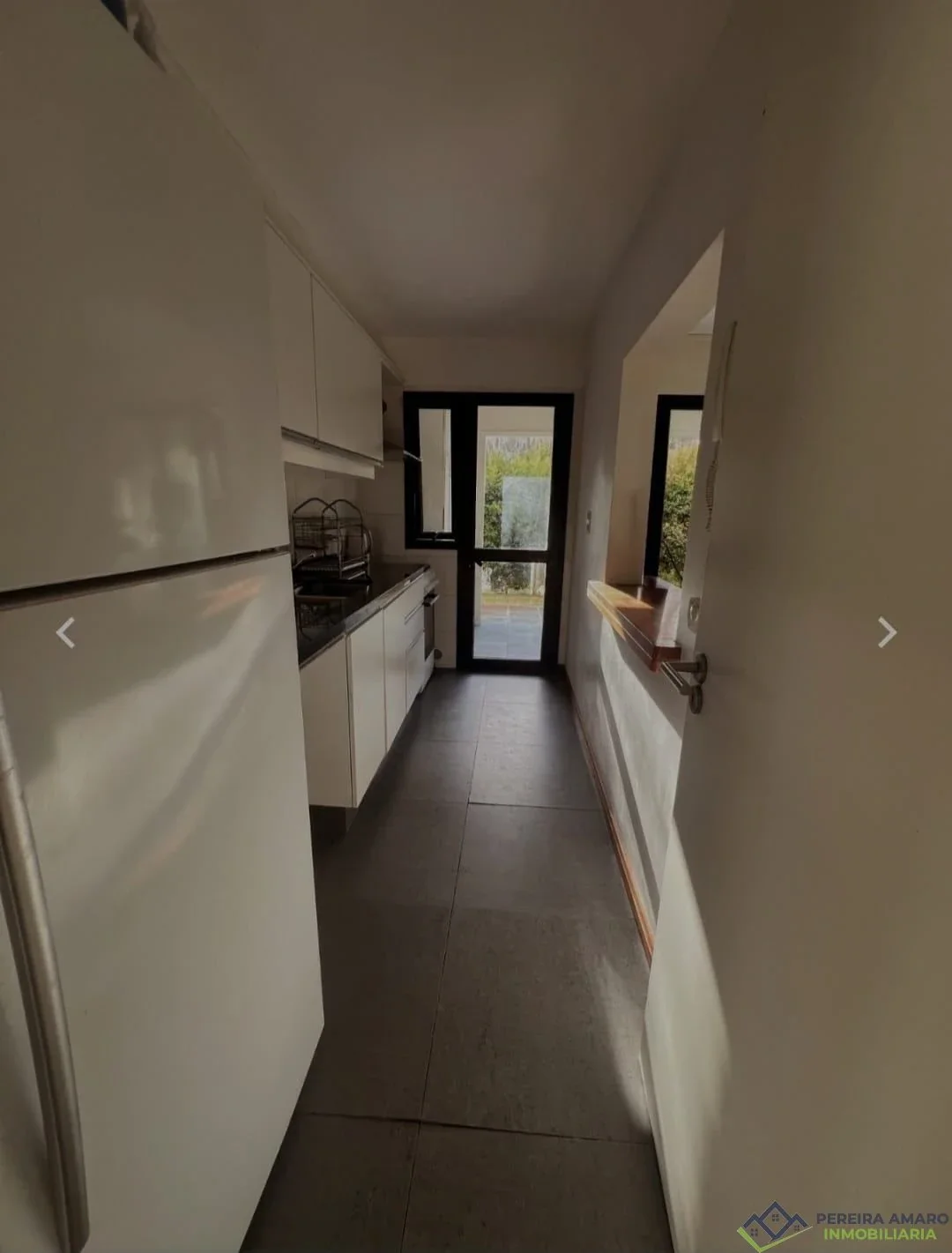 Apartamento Frente a la Playa en Barra de Carrasco Jardín Exclusivo, Parrillero y Piscina - Imagen 4