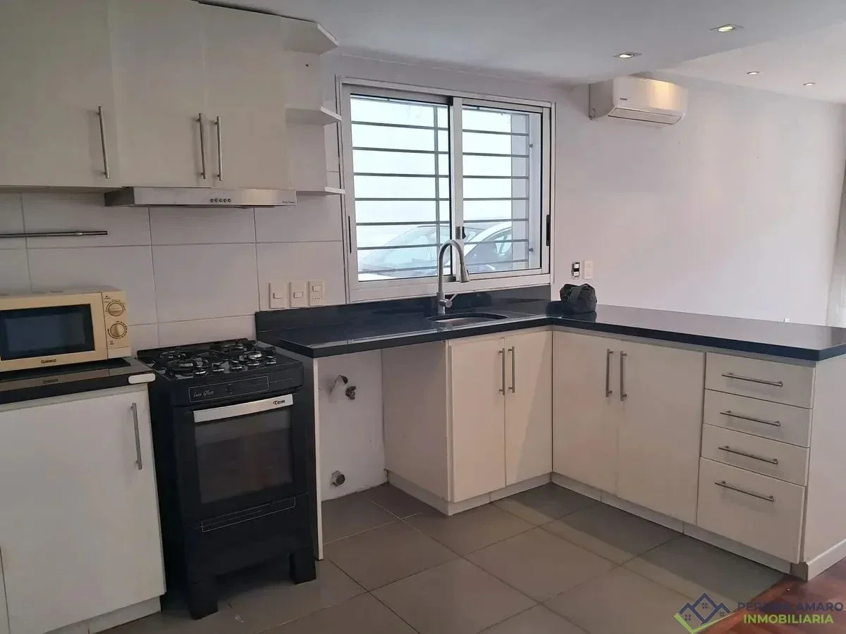 Apartamento en Alquiler en Malvín 1 Dormitorio 2 Cocheras Excelente Ubicación - Imagen 5