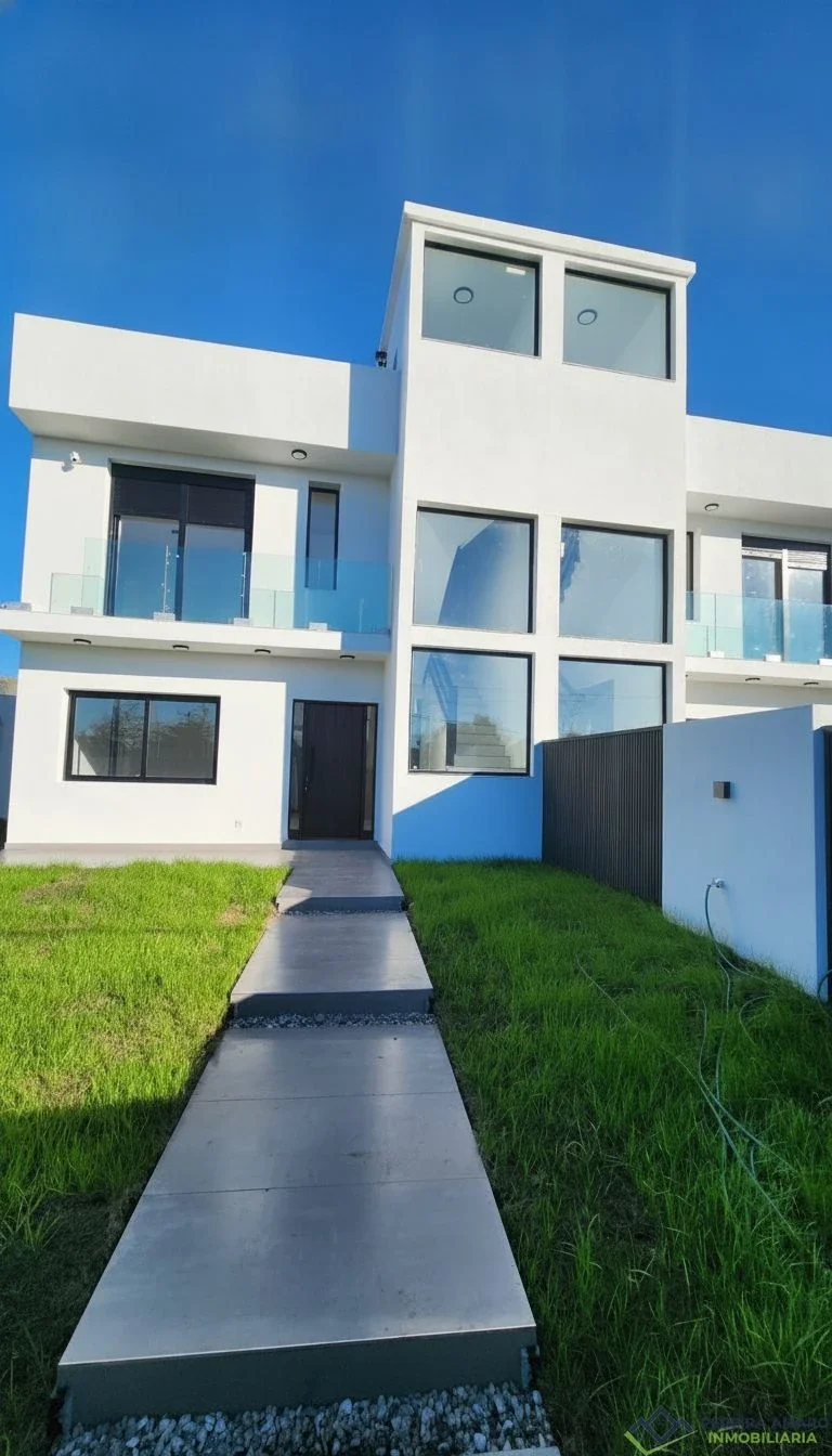 Casa en alquiler c/ cochera en Solymar - Imagen 2