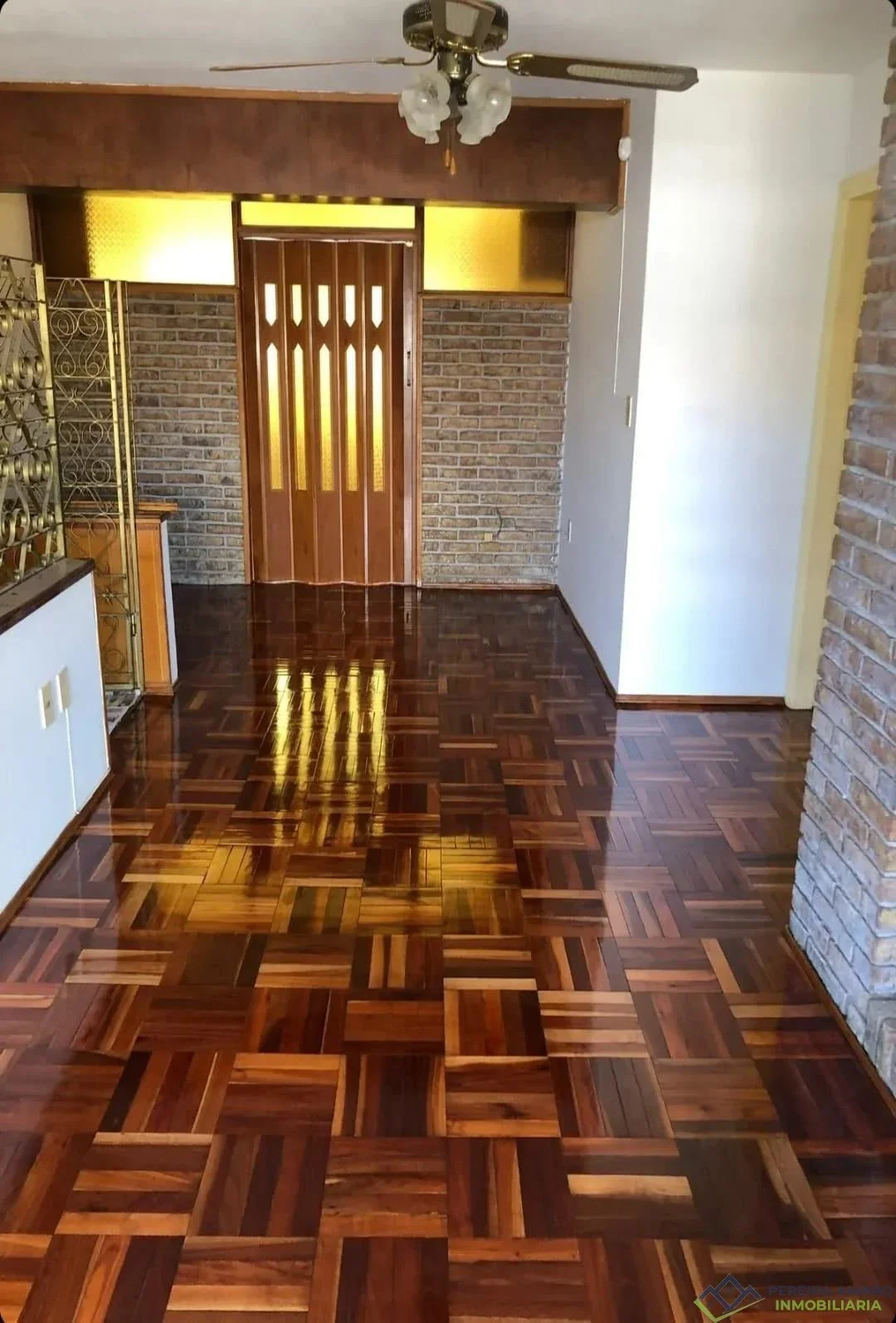 Impecable Casa de 4 Dormitorios en Malvín Nuevo Amplios Espacios, Fondo y Excelente Ubicación - Imagen 2