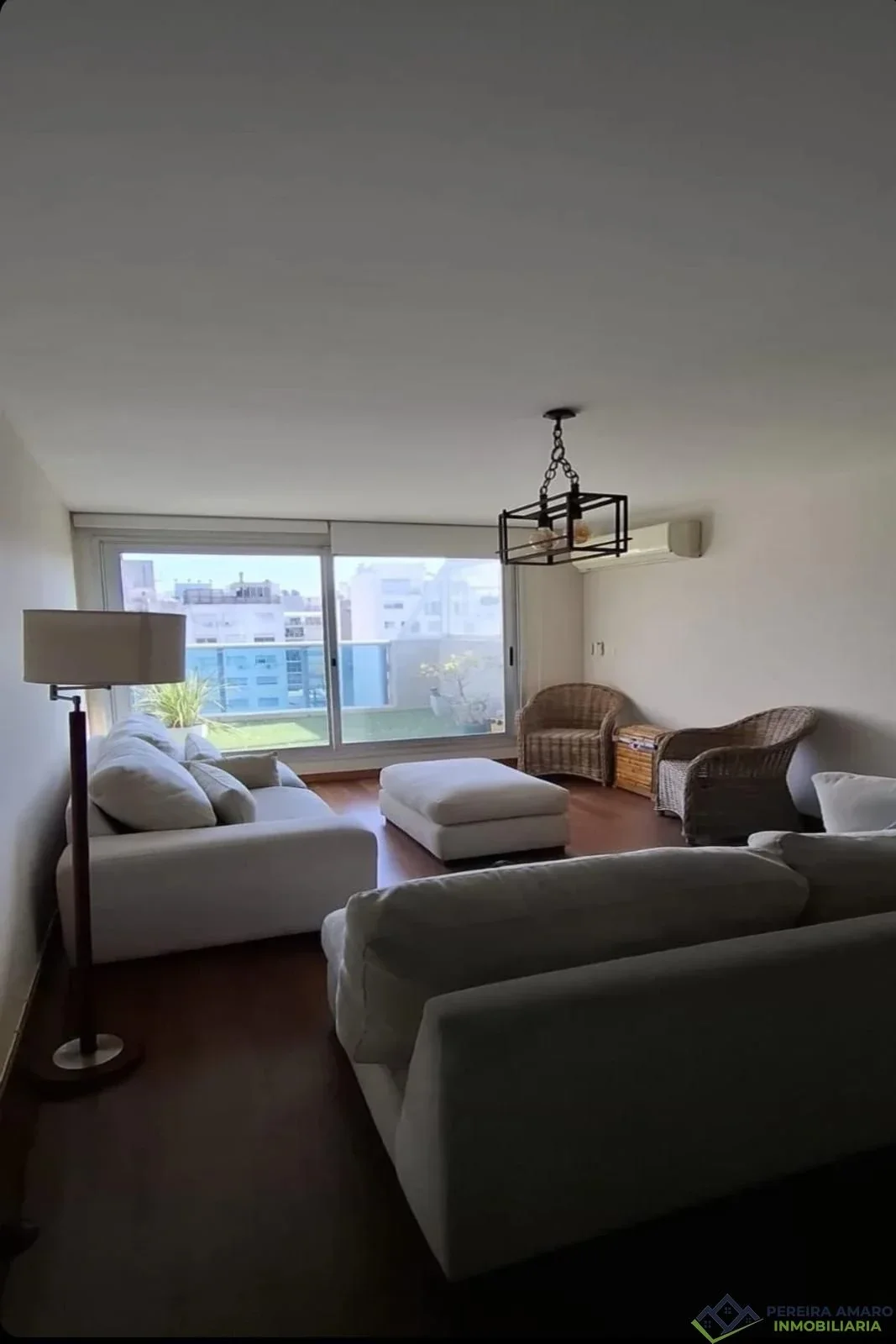 Pereira Amaro Propiedades Exclusivo Penthouse en Alquiler en Punta Carretas 3 Suites, Gran Terraza y Cochera - Imagen 2