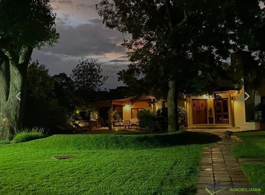 Casa en venta c/ cochera en San José de Carrasco - Imagen 1