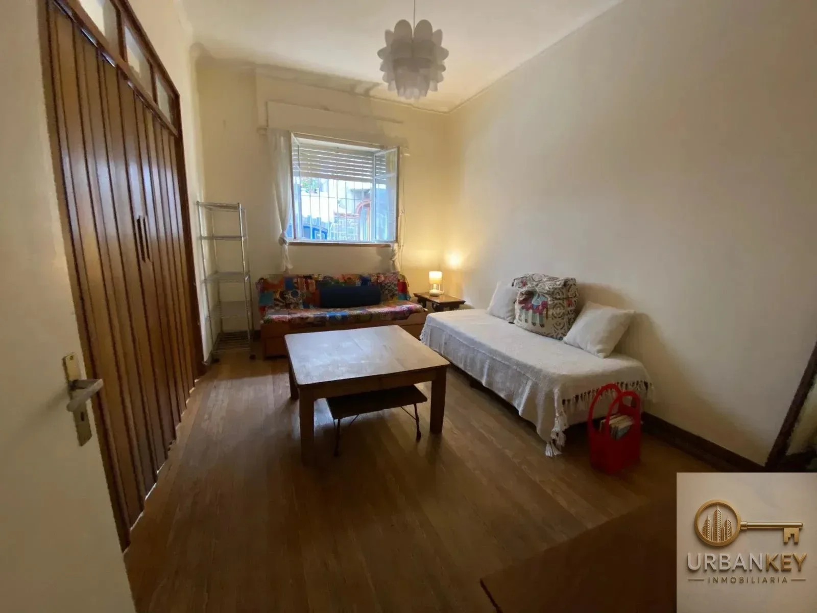 Casa en alquiler 2 dormitorios 2 baños y patio de uso exclusivo en Pocitos - Imagen 5
