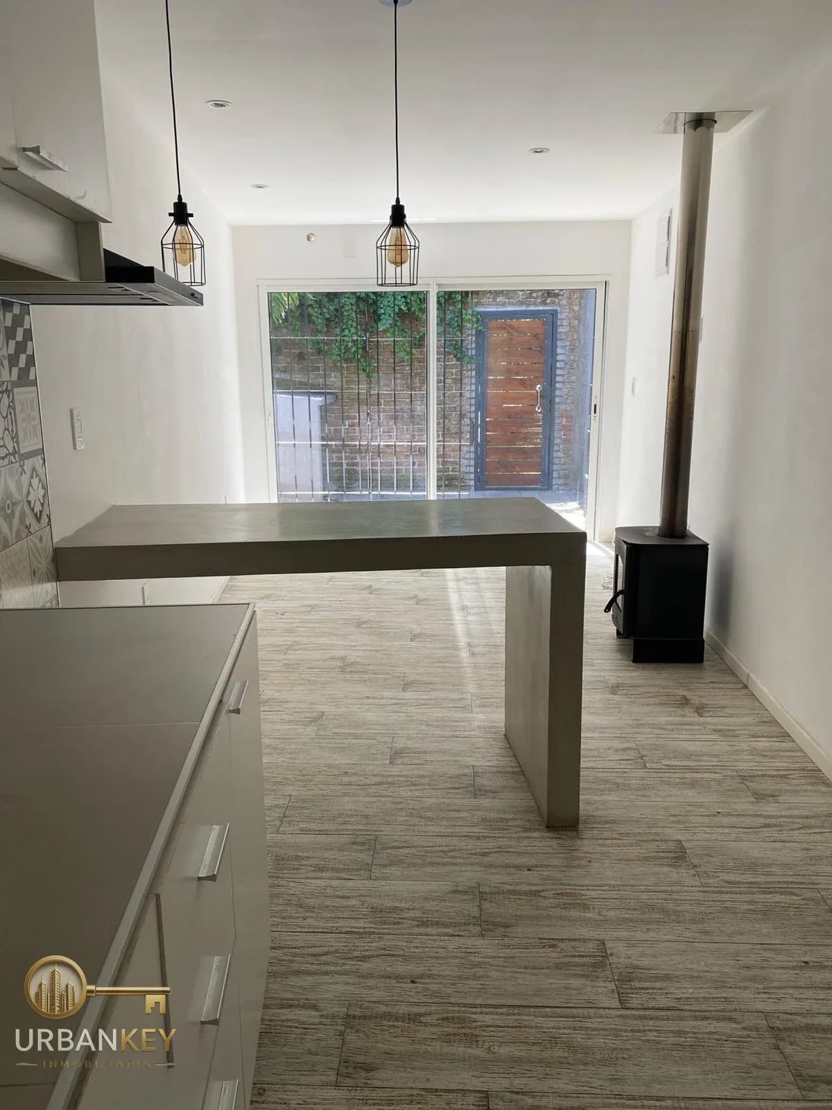 ALQUILER APARTAMENTO CASITA 1 DORMITORIO VESTIDOR  Y PATIO EN PUNTA GORDA - Imagen 2