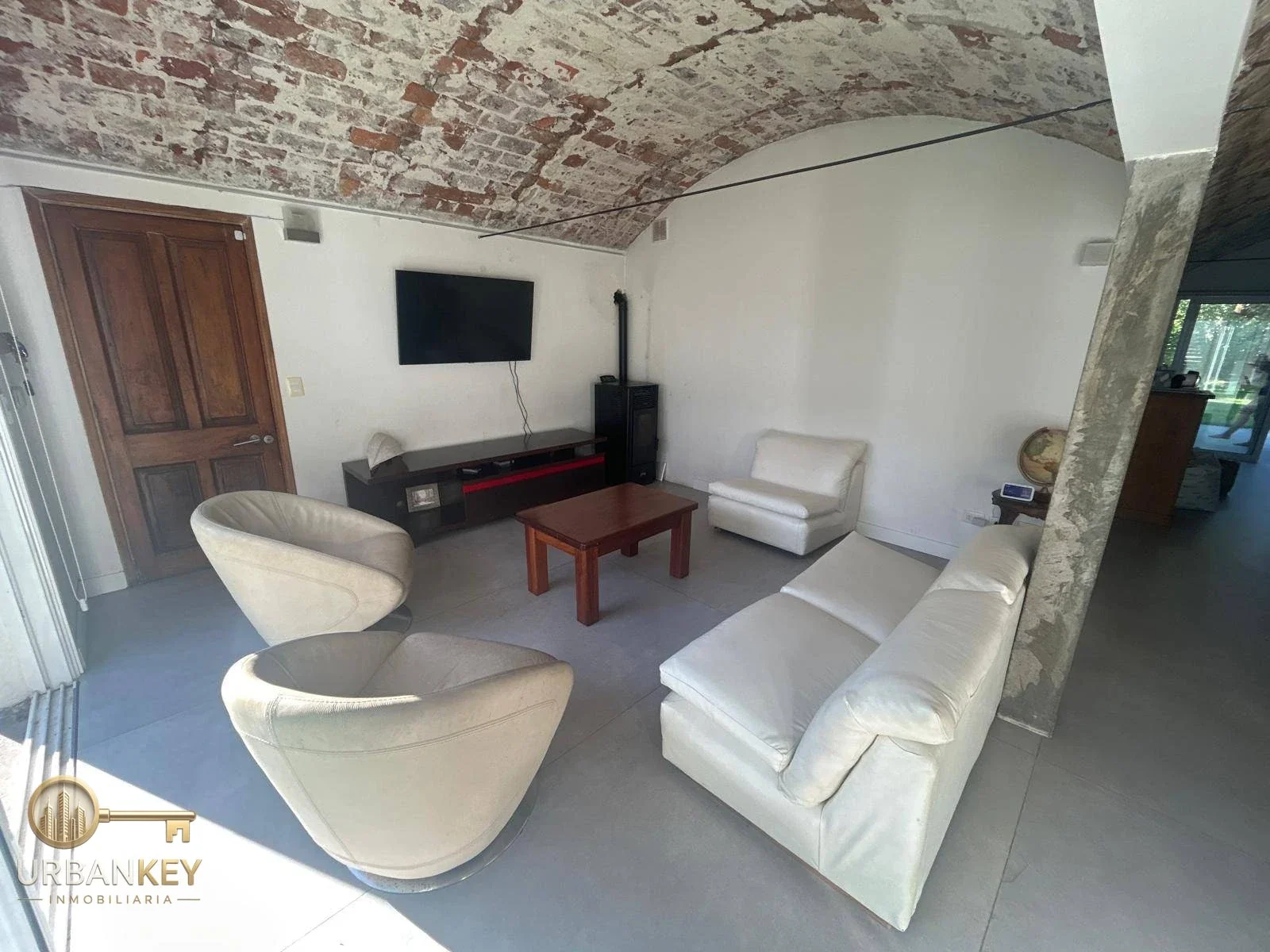 ALQUILER DE CASA DE 2 DORMITORIOS CON PISCINA, BARBACOA Y COCHERA EN SOLYMAR - Imagen 5