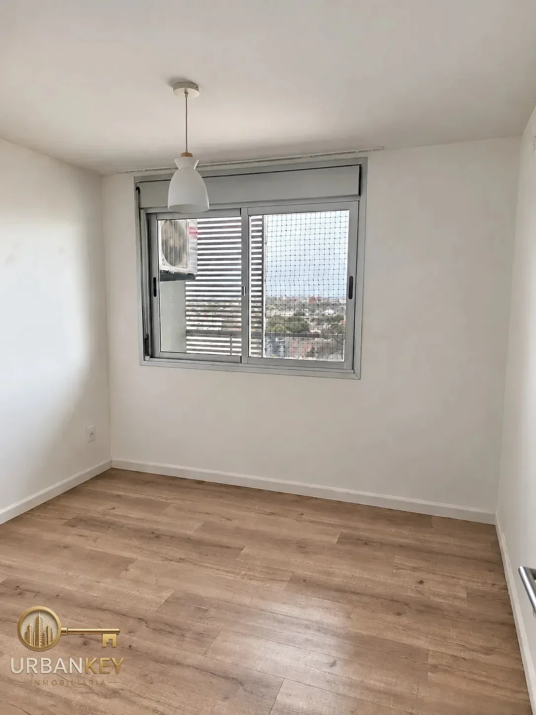 ALQUILER APARTAMENTO DE 1 DORMITORIO CON BALCÓN EN CORDÓN – NOSTRUM TOWER - Imagen 4