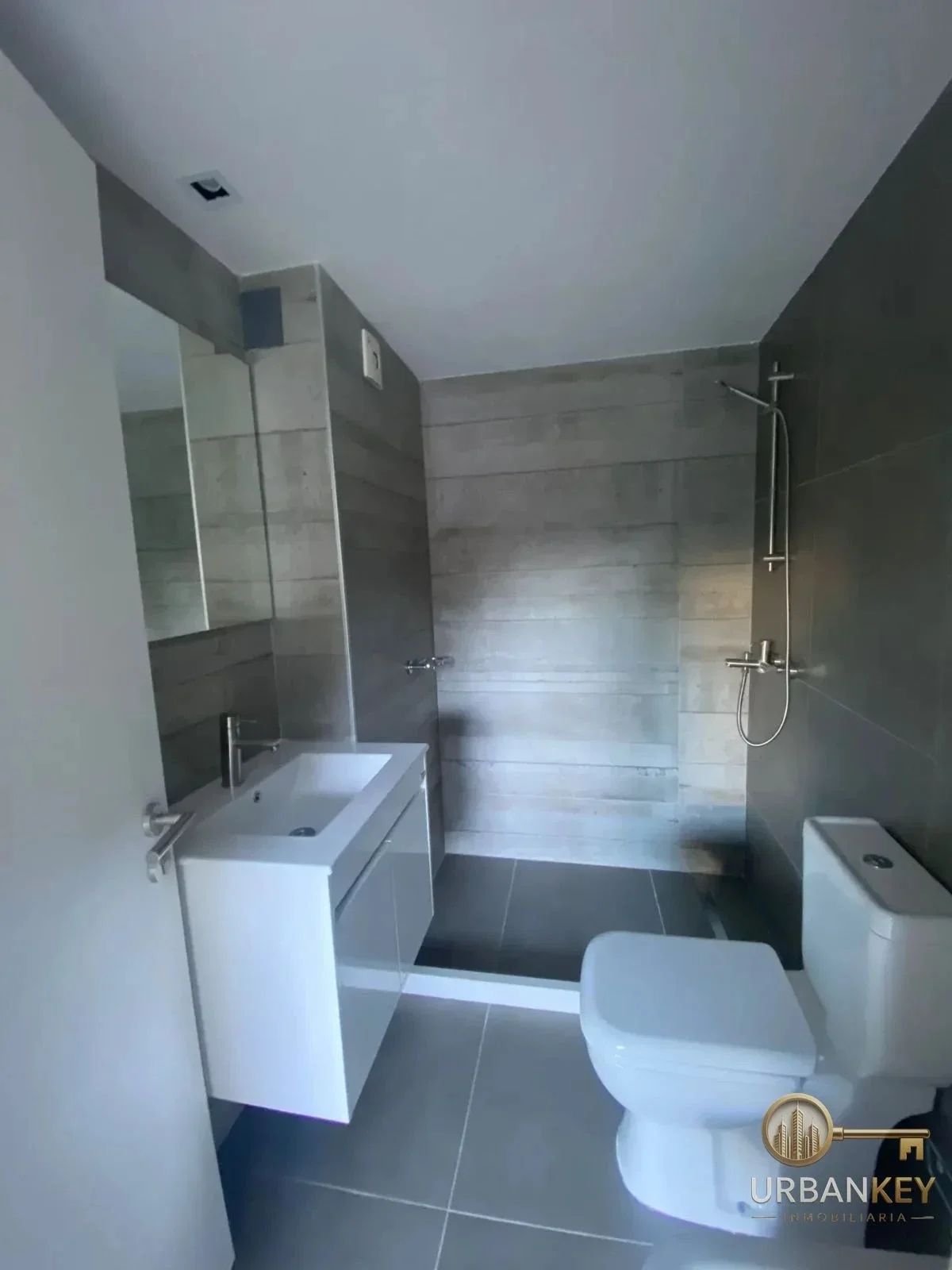 HERMOSO APARTAMENTO EN ALQUILER DE 1 DORMITORIO COMPLEJO CERRADO EN BEPARKLIFE - Imagen 3