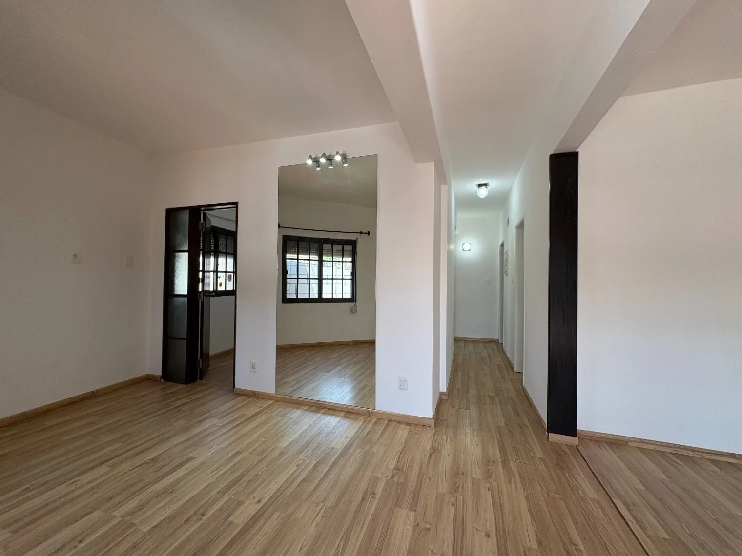 VENTA DE CASA PADRON ÚNICO 3 DORMITORIOS GARAGE PATIO EN BUCEO - Imagen 3