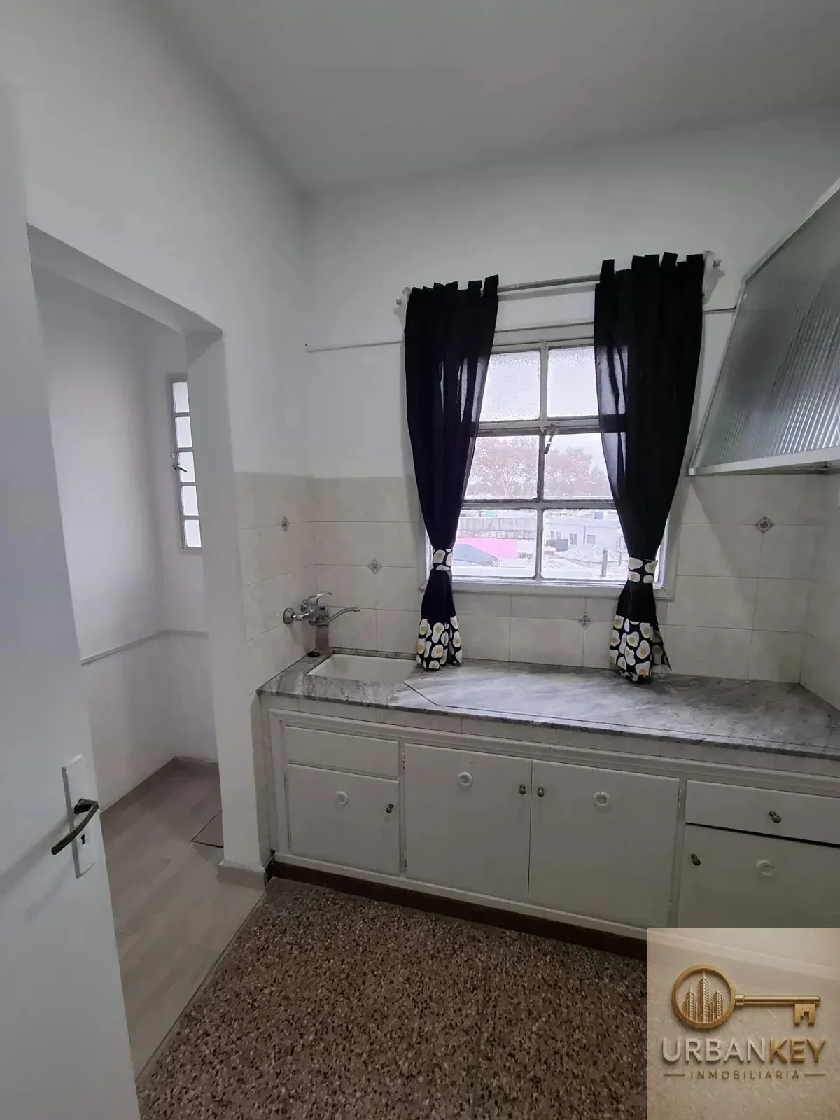 Apartamento en alquiler 1 dormitorio sobre Avenida Gral Flores en La Figurita - Imagen 3