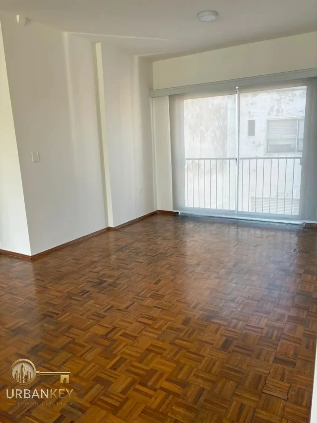 Penthouse en alquiler de 2 dormitorios 2 baños con gran terraza y cochera Centro - Imagen 2