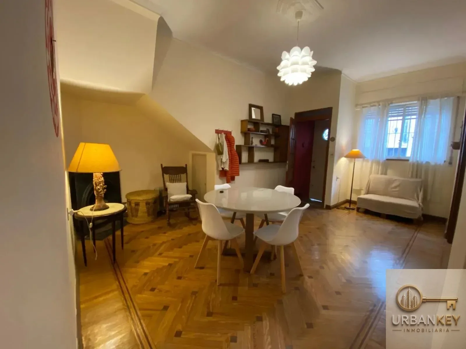 Casa en alquiler 2 dormitorios 2 baños y patio de uso exclusivo en Pocitos - Imagen 1