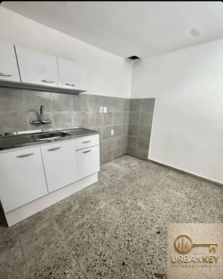 ALQUILER APARTAMENTO 1 DORMITORIO RECICLADO A ESTRENAR Y GRAN PATIO EN UNION SIN GASTOS COMUNES - Imagen 2