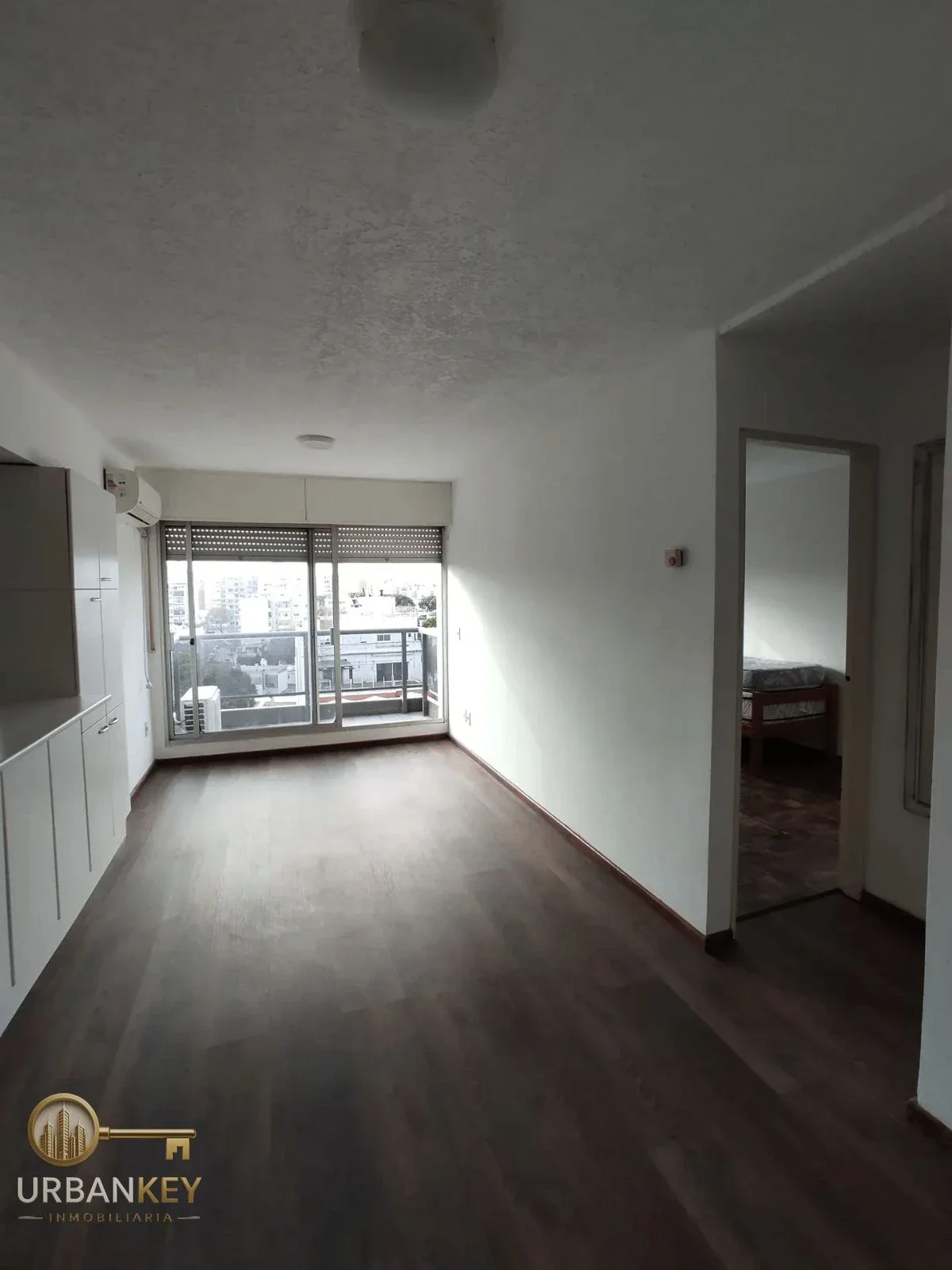 ALQUILER APARTAMENTO 1 DORMITORIO, PISO 10 BALCON VISTA DESPEJADA -  PARQUE RODO - Imagen 2