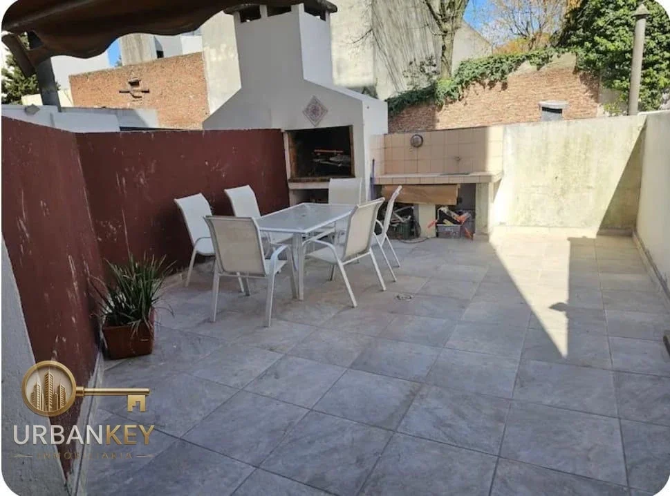 ALQUILER APARTAMENTO AMOBLADO 1 DORMITORIO VESTIDOR, BALCON  Y PATIO EXCLUSIVO CON PARRILLERO EN POCITOS - Imagen 5
