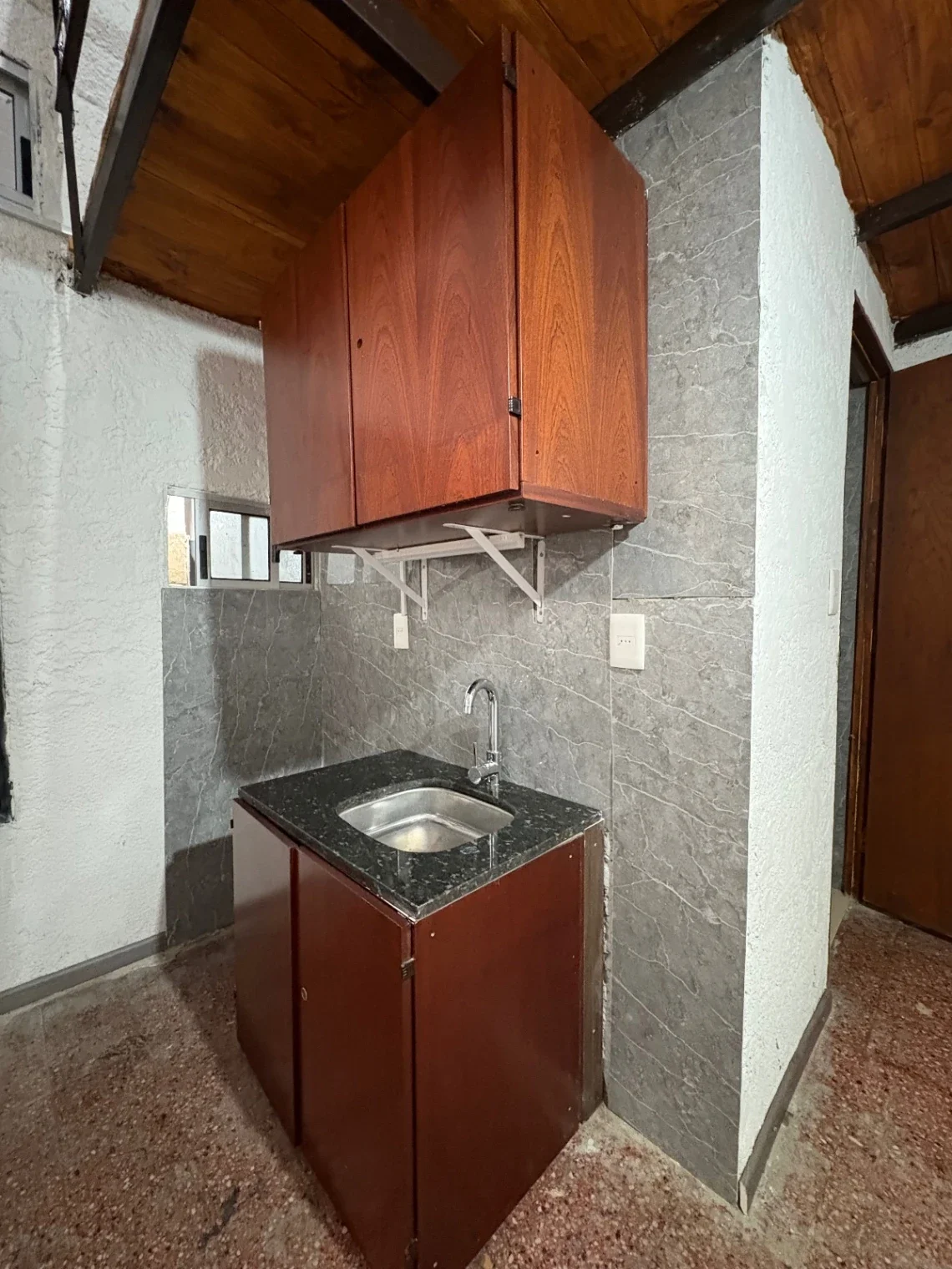 ALQUILER APARTAMENTO 1 DORMITORIO TIPO LOFT EN CORDON TRES CRUCES WIFI INCLUIDO - Imagen 5