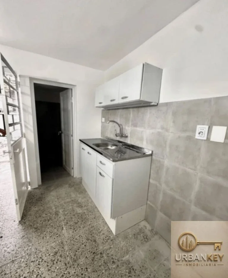 ALQUILER APARTAMENTO 1 DORMITORIO RECICLADO A ESTRENAR Y GRAN PATIO EN UNION SIN GASTOS COMUNES - Imagen 3