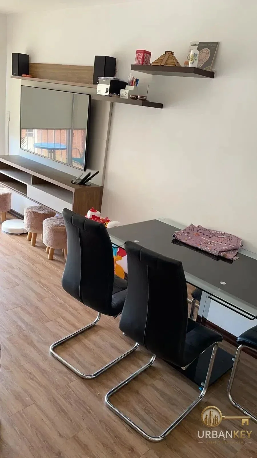HERMOSO APARTAMENTO EN VENTA DE 2 DORMITORIOS Y COCHERA COOPERATIVA EN BUCEO - Imagen 2