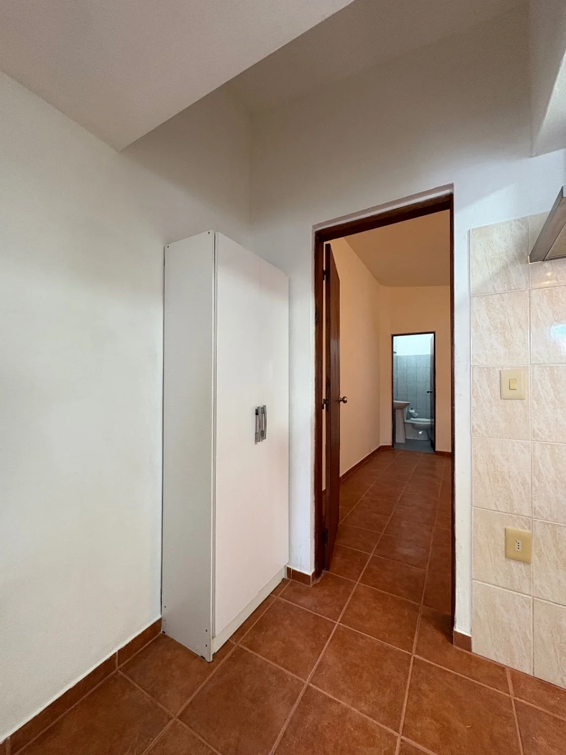 ALQUILER APARTAMENTO 1 DORMITORIO COCHERA PATIO EN LA CRUZ DE CARRASCO - Imagen 4