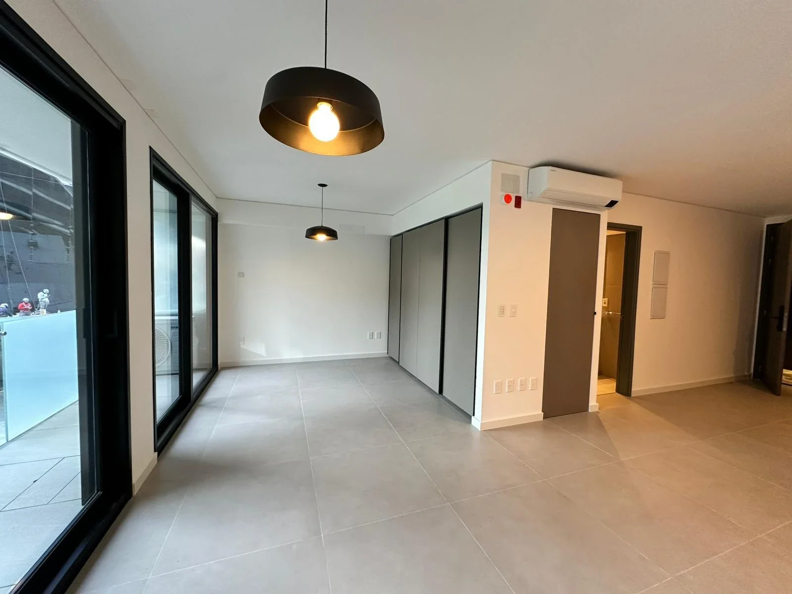 ALQUILER MONOAMBIENTE A ESTRENAR CON GARAGE AMENITIES Y MAXIMA SEGURIDAD EN COSMOS POCITOS - Imagen 4