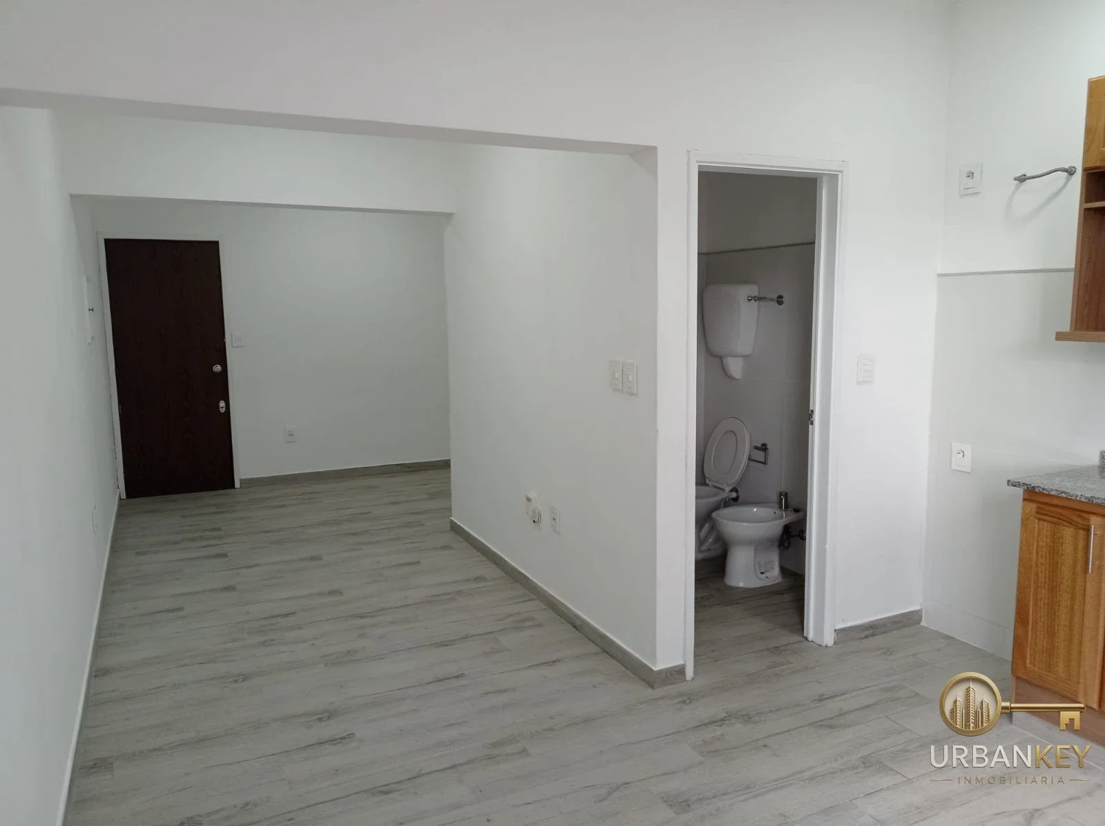 ALQUILER APARTAMENTO MONOAMBIENTE 28m2 BAJOS GASTOS COMUNES - TRES CRUCES - Imagen 4
