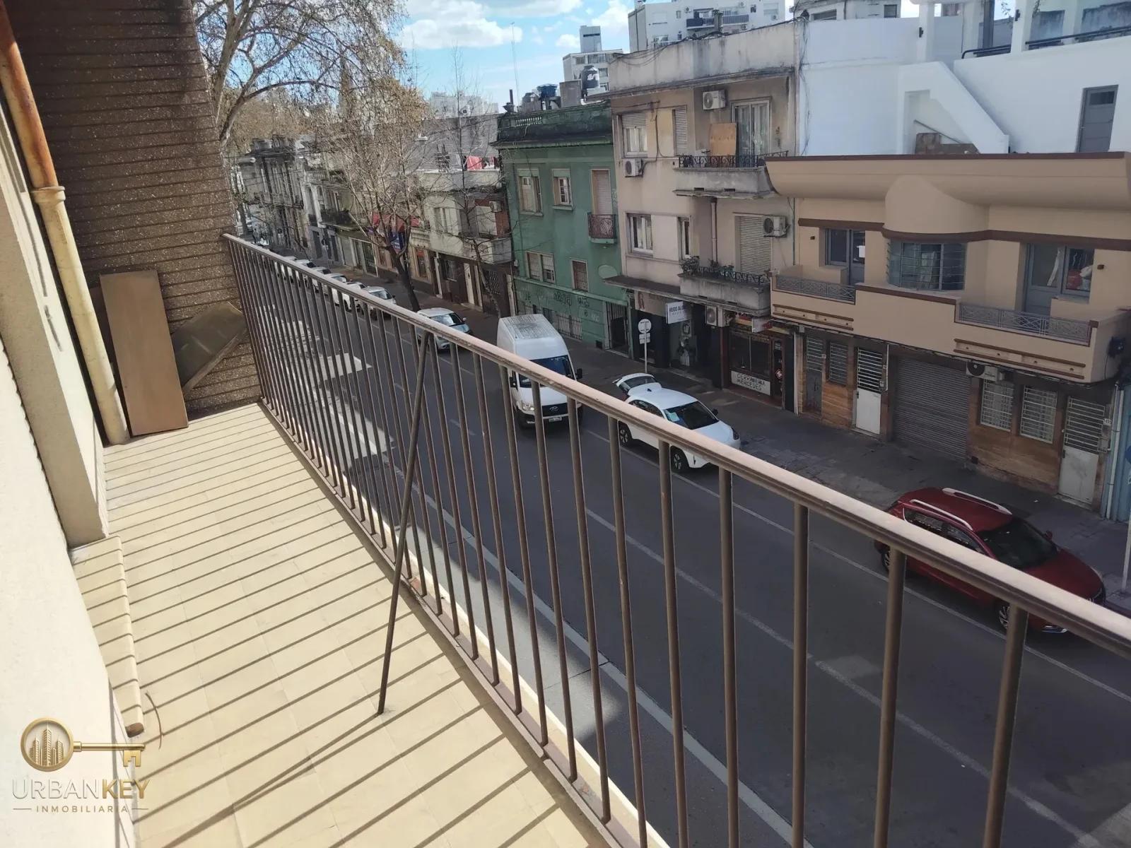 ALQUILER APARTAMENTO 2 DORMITORIOS Y TERRAZA AL FRENTE EN CORDON - Imagen 1