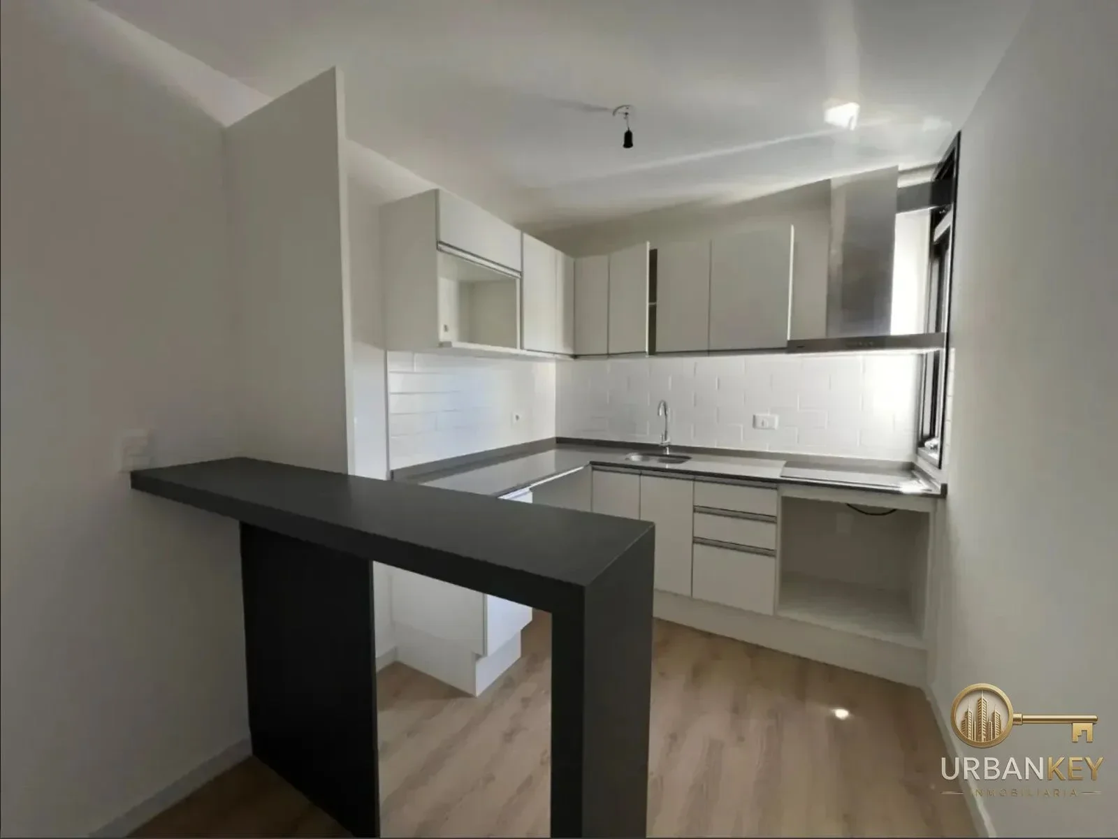 Apartamento en alquiler 2 dormitorios sobre calle Soriano en Centro - Imagen 1