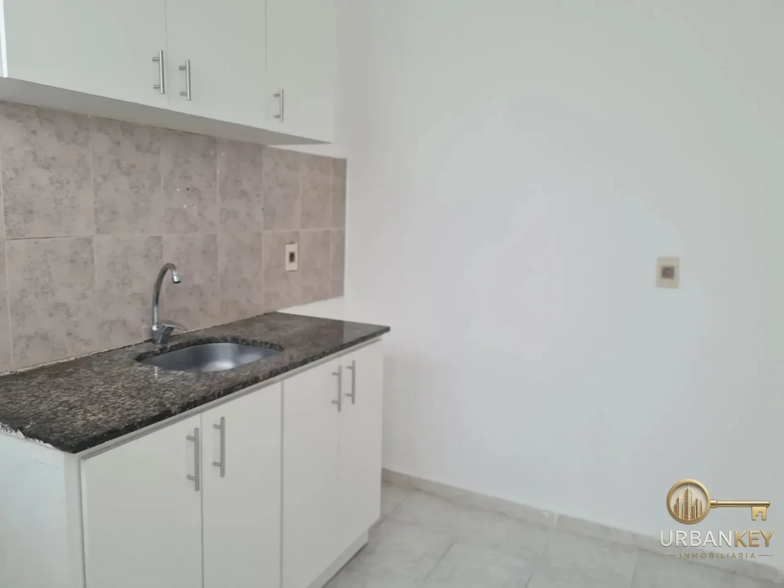 ALQUILER APARTAMENTO 2 DORMITORIOS EN BARRIO SUR BAJOS GASTOS A PASOS DE LA RAMBLA - Imagen 4