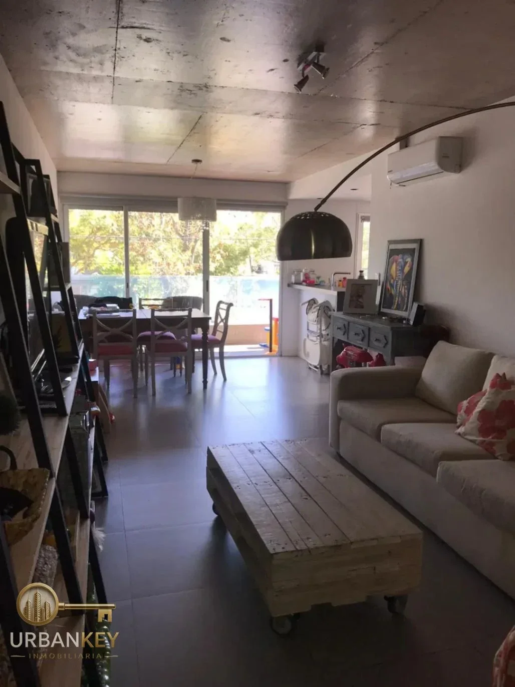 Apartamento en alquiler 2 dormitorios 2 baños y cochera sobre Almiron en Malvin - Imagen 1