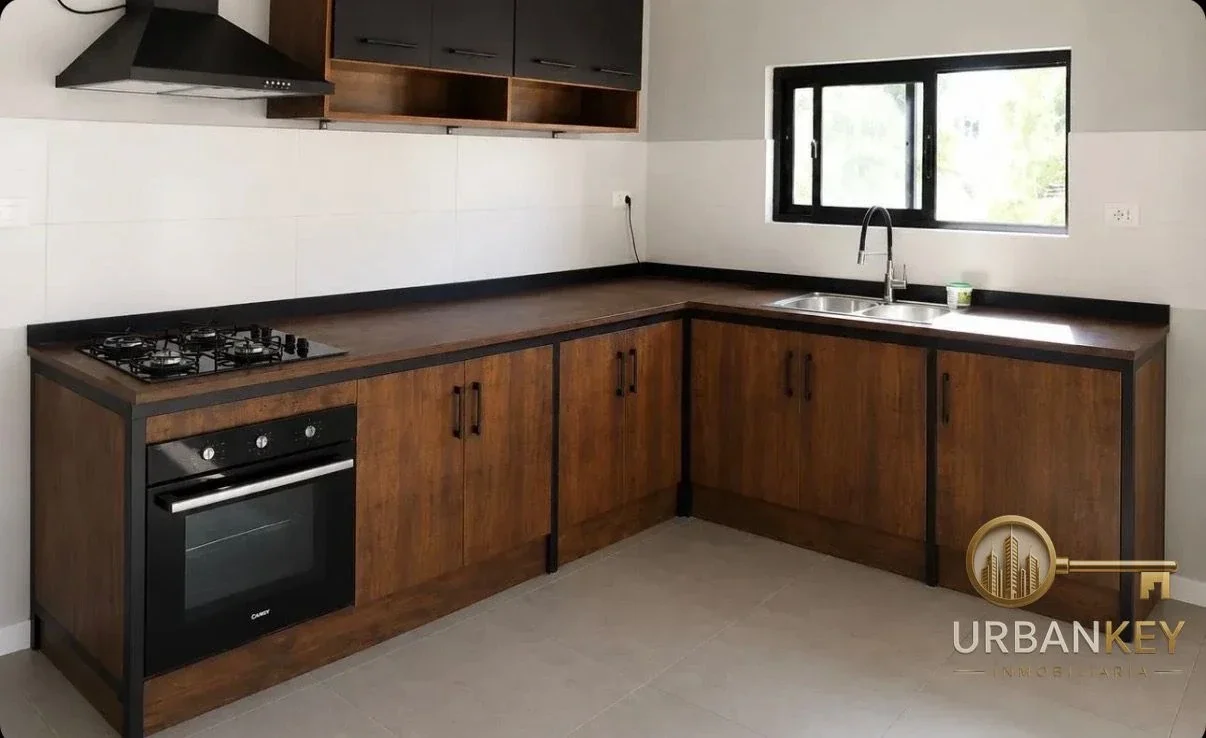 Casa en alquiler 1 dormitorio con cocheras. Acepta depósito en Parque Carrasco - Imagen 2