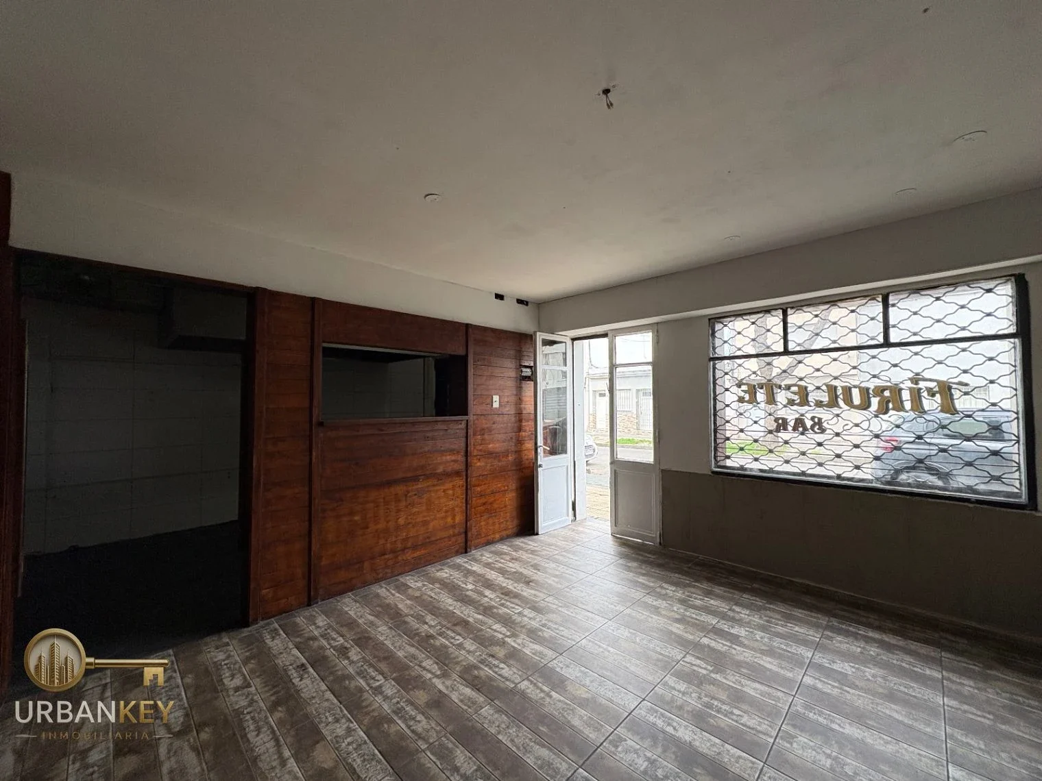 ALQUILER LOCAL COMERCIAL EN PARQUE BATLLE SIN GASTOS COMUNES - Imagen 2