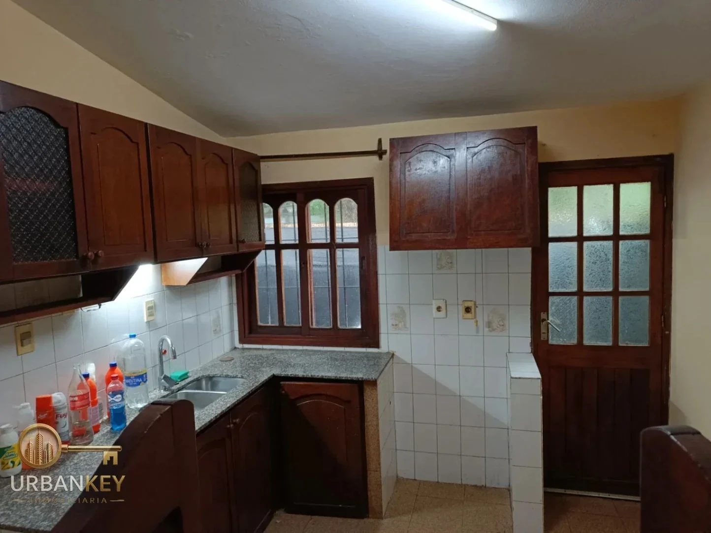 CASA EN ALQUILER 4 DORMITORIOS Y 2 BAÑOS CON COCHERA EN LAGOMAR SUR - Imagen 3