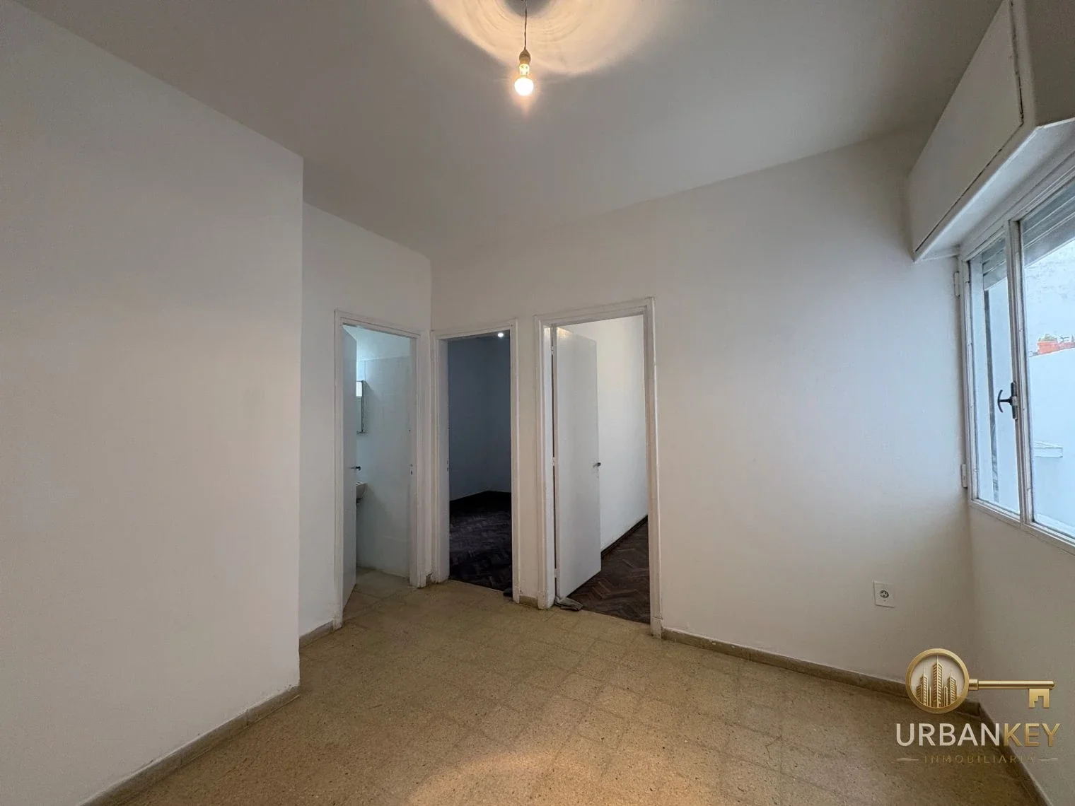 ALQUILER APARTAMENTO 2 DORMITORIOS Y PATIO EN PARQUE BATLLE SIN GASTOS COMUNES - Imagen 3