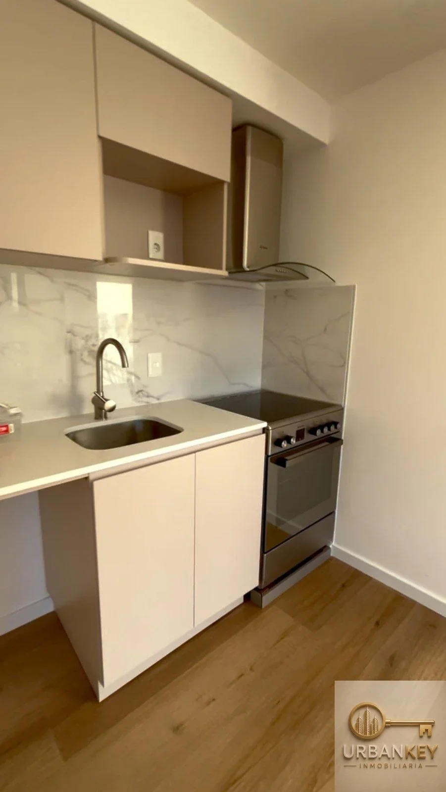 SE ALQUILA APARTAMENTO ESTRENAR 1 DORMITORIO 1 BAÑO EN TRES CRUCES - Imagen 4