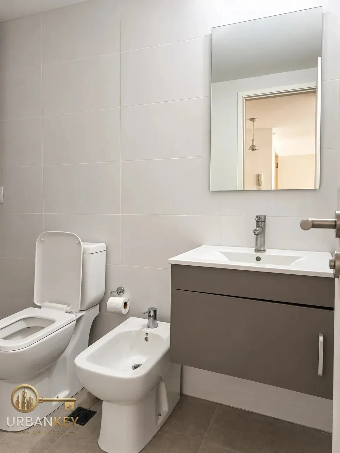 ALQUILER APARTAMENTO DE 1 DORMITORIO CON BALCÓN EN CORDÓN – NOSTRUM TOWER - Imagen 3
